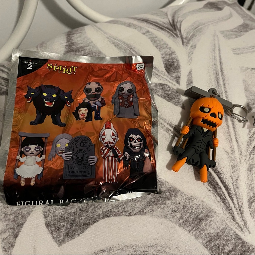 2/$20! Spirit Animatronics Figural Blind Bag Clip Pumpkin Nester (Exclusive)